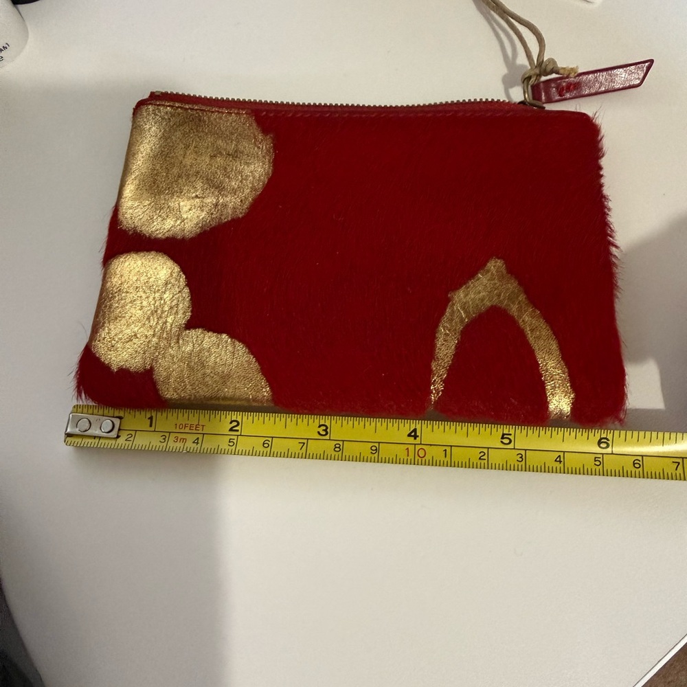 Hobo GIVE Red and Gold Fur Zipper Pouch - Picture 4 of 5